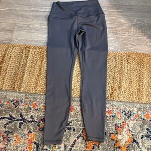 Gilly Hicks Recharge Gray High-Waisted (cropped 25.5”) Leggings
